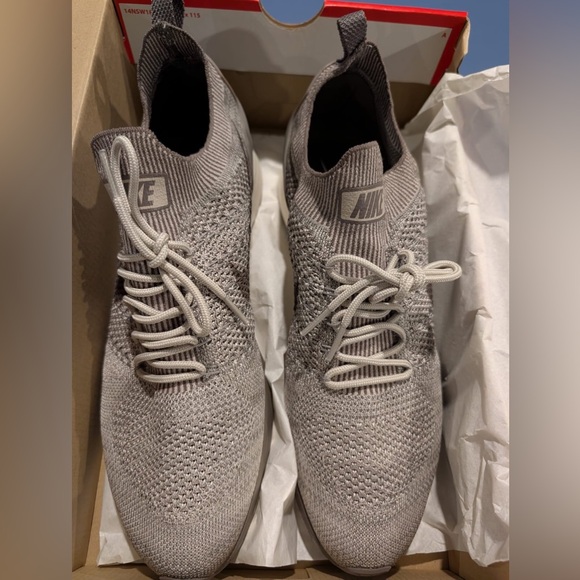 BRAND NEW Air Zoom Mariah Flyknit Racer 'String' - Picture 9 of 9